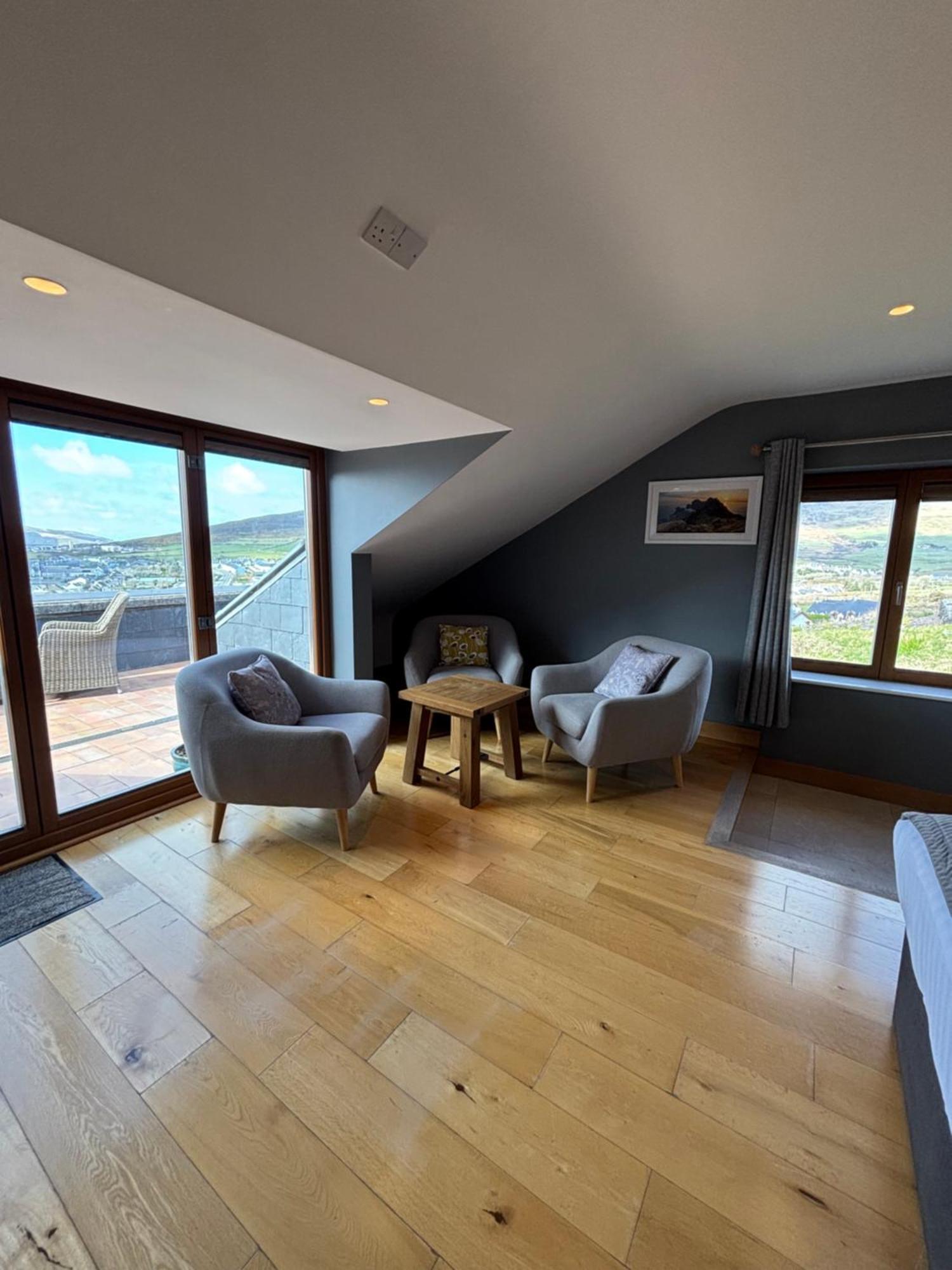 Fab View (Adults Only) Hotel Dingle Bagian luar foto