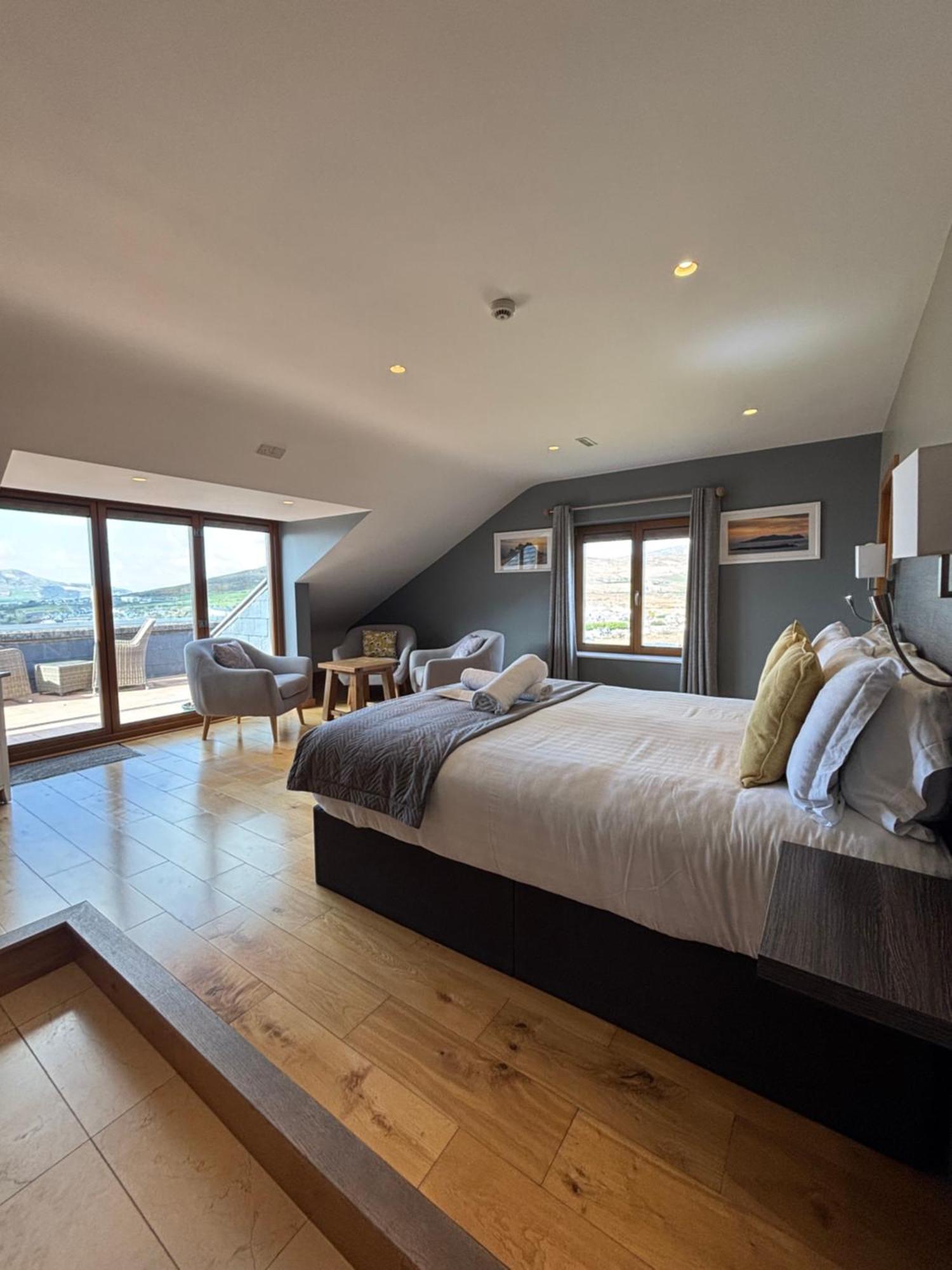 Fab View (Adults Only) Hotel Dingle Bagian luar foto
